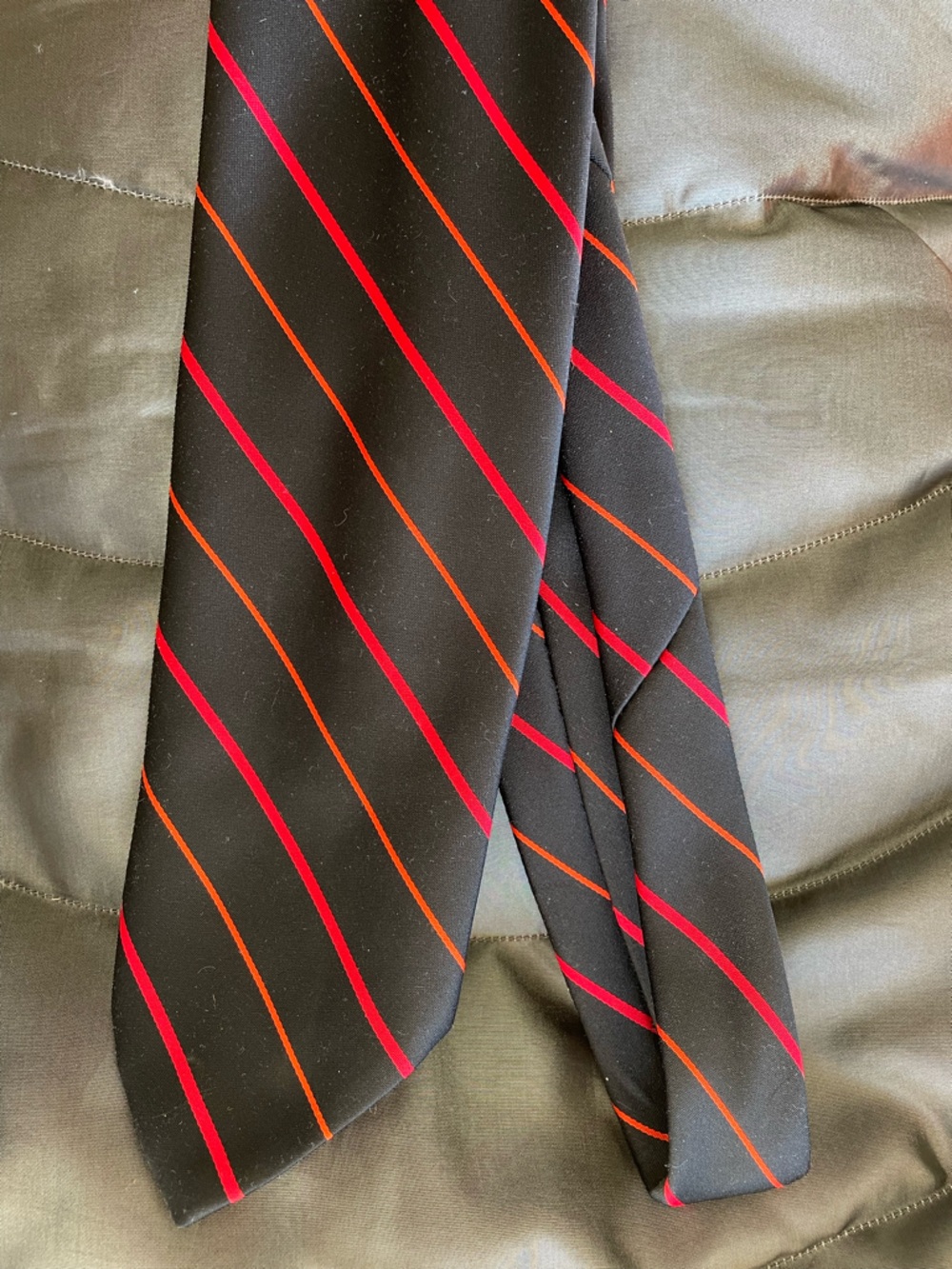 Bergere tie.